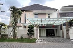 Hunian Elit LB 450m2 Siap Huni Desain Elegan di Pakuwon Indah, Surabaya Hunian Elit LB 450m2 Siap Huni Desain Elegan di Pakuwon Indah, Surabaya