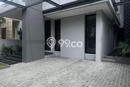 Rumah Modern LB/LT 325m2/210m2 Dijual di Citraland, Surabaya Rumah Modern LB/LT 325m2/210m2 Dijual di Citraland, Surabaya