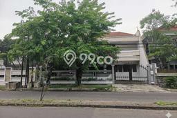 Hunian Mewah LB 450m2 Siap Huni Desain Elegan di Sukomanunggal, Surabaya Hunian Mewah LB 450m2 Siap Huni Desain Elegan di Sukomanunggal, Surabaya