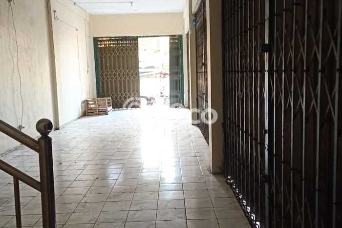 Unit Ruko Dijual di Surabaya LT 143m2 & LB 210m2 Unit Ruko Dijual di Surabaya LT 143m2 & LB 210m2