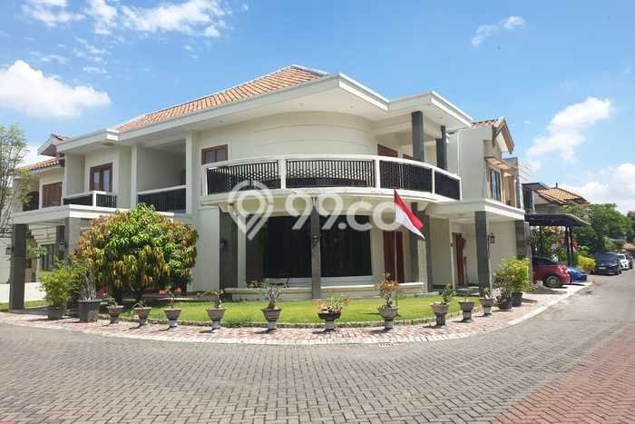 Rumah Kualitas Premium LT 261m2m² Lokasi Strategis di Kawasan Prospektif Margorejo, Surabaya Rumah Kualitas Premium LT 261m2m² Lokasi Strategis di Kawasan Prospektif Margorejo, Surabaya