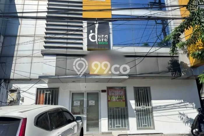 Ruko Disewa di Surabaya dengan LB 168m2 Area Komersial Ramai Ruko Disewa di Surabaya dengan LB 168m2 Area Komersial Ramai