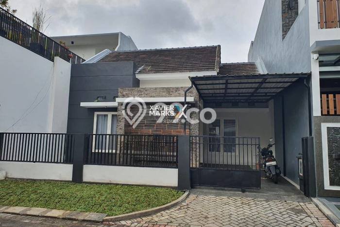 Hunian Cantik Modern Lb 120m2 di Lowokwaru, Malang Hunian Cantik Modern Lb 120m2 di Lowokwaru, Malang