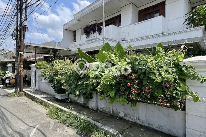 Hunian Mewah Siap Huni LT 280m2 di Kebayoran Lama, Jakarta Selatan Hunian Mewah Siap Huni LT 280m2 di Kebayoran Lama, Jakarta Selatan