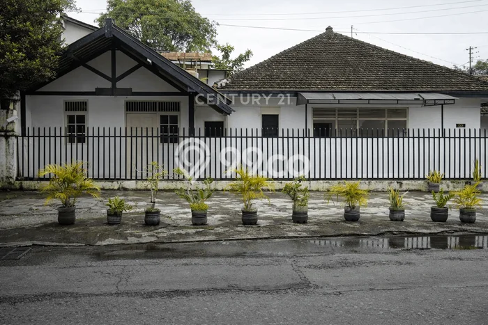 Siap Huni Hunian Elit 8 Kamar di Wirobrajan Dekat ke Mana Pun Siap Huni Hunian Elit 8 Kamar di Wirobrajan Dekat ke Mana Pun