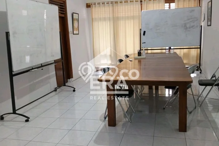For Sale! Luxury House LT 170m2 Desain Modern di Bendungan Hilir For Sale! Luxury House LT 170m2 Desain Modern di Bendungan Hilir