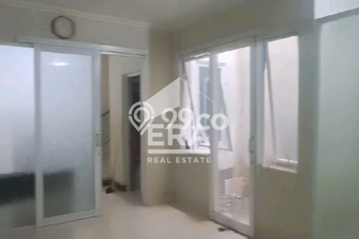 Disewakan Ruko di Kawasan Ramai Legenda Wisata Luas 105m2 Disewakan Ruko di Kawasan Ramai Legenda Wisata Luas 105m2