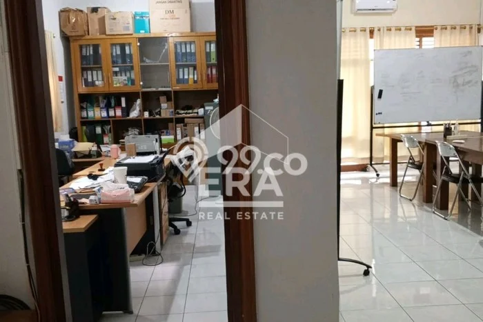 For Sale! Luxury House LT 170m2 Desain Modern di Bendungan Hilir For Sale! Luxury House LT 170m2 Desain Modern di Bendungan Hilir