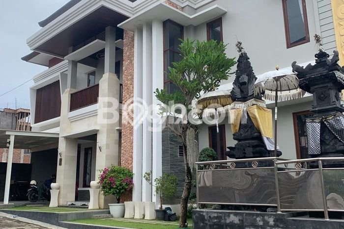 PROMO TERBATAS! Rumah Premium di Denpasar Timur, Denpasar, LT 210m2m² Bangunan 215m2m² PROMO TERBATAS! Rumah Premium di Denpasar Timur, Denpasar, LT 210m2m² Bangunan 215m2m²
