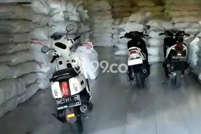 Gudang Premium di Sidakarya, Luas 250m², Area Komersial, Tingkat Keramaian Tinggi Gudang Premium di Sidakarya, Luas 250m², Area Komersial, Tingkat Keramaian Tinggi