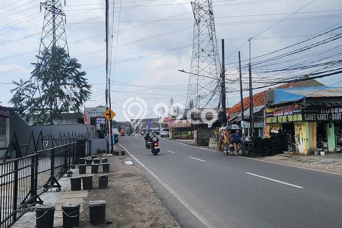 Ruko untuk disewa di Duren Sawit punya LT 310m2 & LB 500m2 harga sewa kompetitif Ruko untuk disewa di Duren Sawit punya LT 310m2 & LB 500m2 harga sewa kompetitif