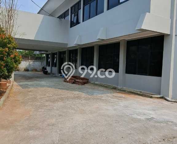 For Rent Gudang Strategis di Jati Uwung, Luas 650m², Jalan Utama For Rent Gudang Strategis di Jati Uwung, Luas 650m², Jalan Utama