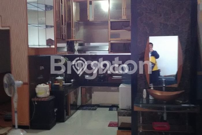 Rumah Strategis Minimalis Lb 200m2 di Rungkut, Surabaya Rumah Strategis Minimalis Lb 200m2 di Rungkut, Surabaya