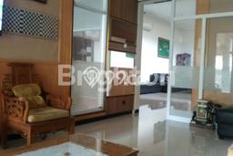 Rumah Strategis Minimalis Lb 200m2 di Rungkut, Surabaya Rumah Strategis Minimalis Lb 200m2 di Rungkut, Surabaya