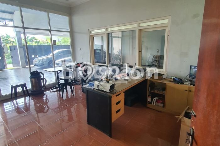 Komersial Premium Kawasan Manyar, Luas 864m2m², Lokasi Jalan Utama Komersial Premium Kawasan Manyar, Luas 864m2m², Lokasi Jalan Utama
