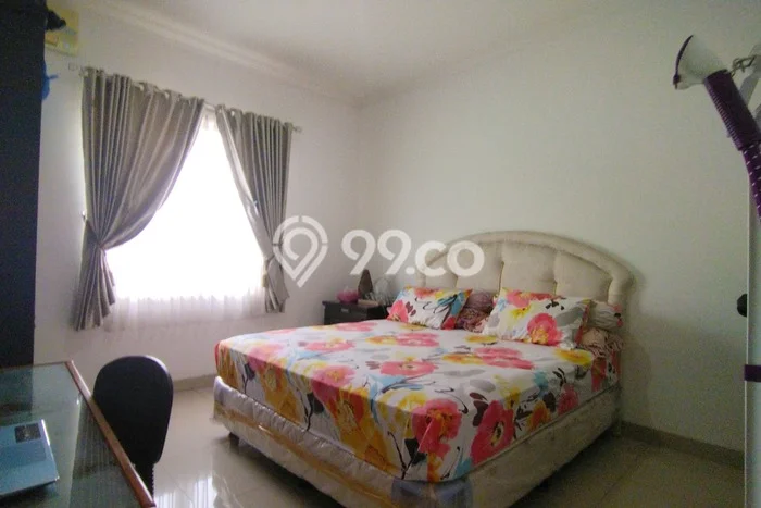 Jual Rumah Luas Megah Dengan View Cantik di Grand Wisata, Bekasi Jual Rumah Luas Megah Dengan View Cantik di Grand Wisata, Bekasi