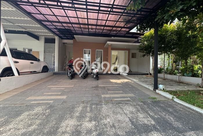 For Sale! Premium House LT 162m2 Desain Elegan di Grand Wisata For Sale! Premium House LT 162m2 Desain Elegan di Grand Wisata