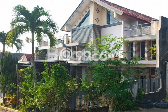 For Sale Rumah 4 Kamar Lokasi Strategis Nyaman dan Strategis di Tembalang For Sale Rumah 4 Kamar Lokasi Strategis Nyaman dan Strategis di Tembalang