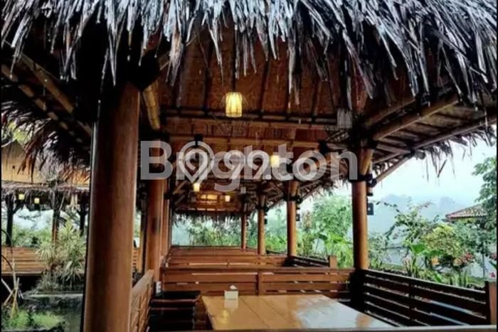 Komersial Dijual di Megamendung Bogor dengan Luas Bangunan 2800m2 Komersial Dijual di Megamendung Bogor dengan Luas Bangunan 2800m2