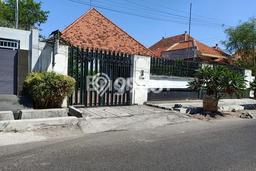Siap Huni Rumah Mewah 3 Kamar di Genteng Dekat ke Mana Saja Siap Huni Rumah Mewah 3 Kamar di Genteng Dekat ke Mana Saja