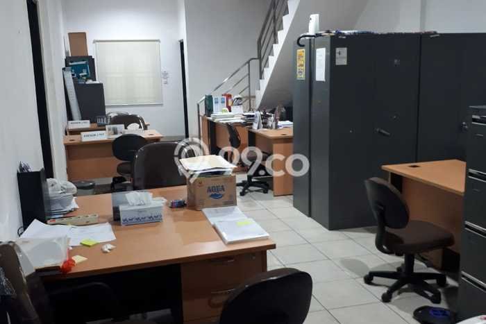 Unit Ruko Dijual di Jakarta Selatan LT 200m2 & LB 360m2 Unit Ruko Dijual di Jakarta Selatan LT 200m2 & LB 360m2