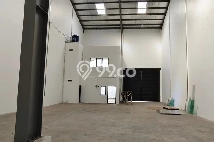 Gudang Disewa di Tangerang dengan LB 312m2 Area Komersial Ramai Gudang Disewa di Tangerang dengan LB 312m2 Area Komersial Ramai