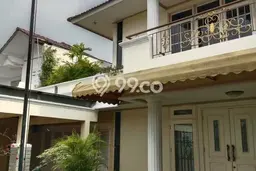 Rumah Elit Modern Tanpa Renovasi di Pengadegan Jakarta Selatan Rumah Elit Modern Tanpa Renovasi di Pengadegan Jakarta Selatan
