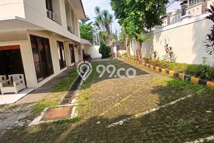 Rumah Bagus Disewakan di Kemang, Jakarta Selatan LT 1400m2, LB 750m2 Rumah Bagus Disewakan di Kemang, Jakarta Selatan LT 1400m2, LB 750m2