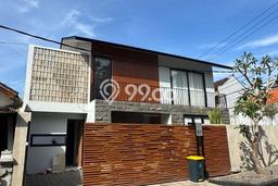 HOT PROPERTY! Rumah Premium di Mumbul, Luas 144m² Bangunan 200m² HOT PROPERTY! Rumah Premium di Mumbul, Luas 144m² Bangunan 200m²