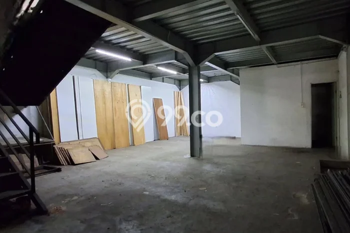 Ruko Kawasan Bisnis di Pamulang, Luas 414m², For Rent, Siap Digunakan Ruko Kawasan Bisnis di Pamulang, Luas 414m², For Rent, Siap Digunakan