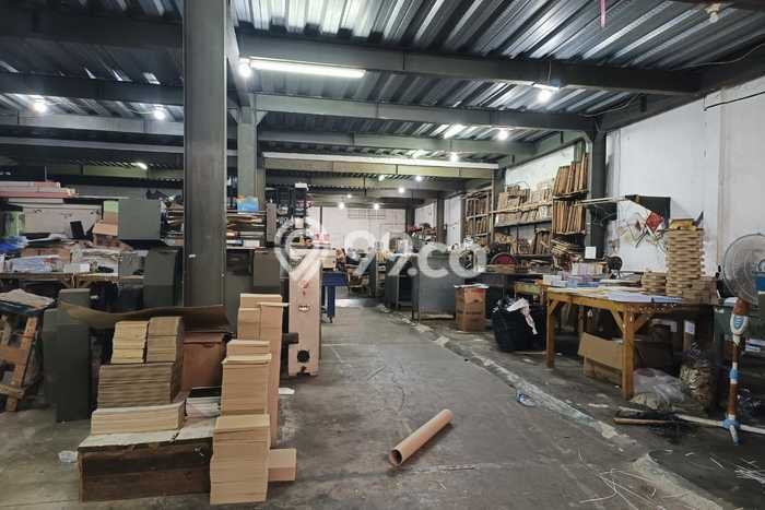 Lokasi Strategis! Dijual Gudang Bisnis di Setu, Tangerang Selatan Kondisi Bagus Lokasi Strategis! Dijual Gudang Bisnis di Setu, Tangerang Selatan Kondisi Bagus