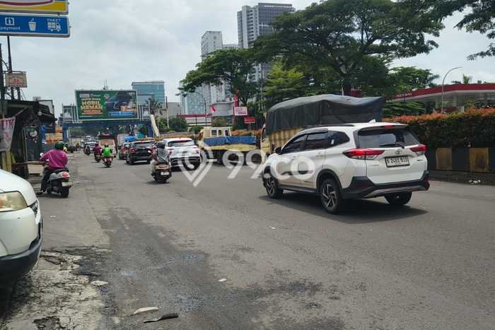 Ruko untuk disewa di Serpong punya LT 150m2 & LB 450m2 harga sewa kompetitif Ruko untuk disewa di Serpong punya LT 150m2 & LB 450m2 harga sewa kompetitif