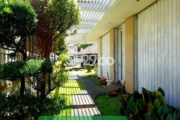 SPECIAL PRICE! Rumah di , 2 KT, Akses Mudah Pusat Kota, LT 750m2m² LB 500m2m² SPECIAL PRICE! Rumah di , 2 KT, Akses Mudah Pusat Kota, LT 750m2m² LB 500m2m²