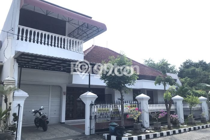 PRIME LOCATION! Rumah di Jagir, 2 KM, Lingkungan Tenang, LT 256m2m² Bangunan 290m2m² PRIME LOCATION! Rumah di Jagir, 2 KM, Lingkungan Tenang, LT 256m2m² Bangunan 290m2m²