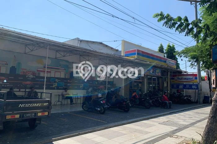 Unit Ruko Dijual di Gayungan Surabaya Luas Tanah 197m2, Luas Bangunan 140m2 Unit Ruko Dijual di Gayungan Surabaya Luas Tanah 197m2, Luas Bangunan 140m2