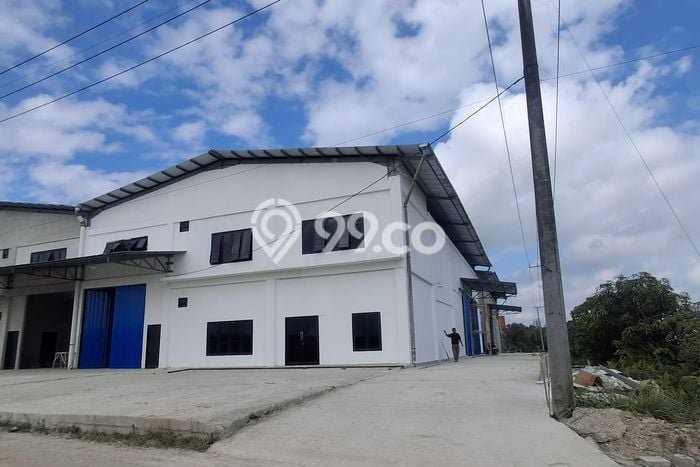 Disewakan Gudang di Kawasan Ramai Kariangau Luas 540m2 Disewakan Gudang di Kawasan Ramai Kariangau Luas 540m2