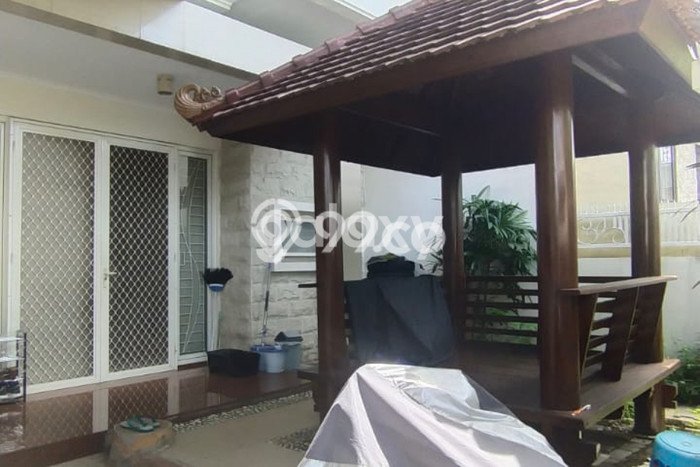 Siap Huni Rumah Mewah 3 Kamar di Semampir Dekat ke Mana Saja Siap Huni Rumah Mewah 3 Kamar di Semampir Dekat ke Mana Saja