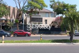 Rumah Eksklusif Siap Huni LT 541m2 di Sambikerep, Surabaya Rumah Eksklusif Siap Huni LT 541m2 di Sambikerep, Surabaya