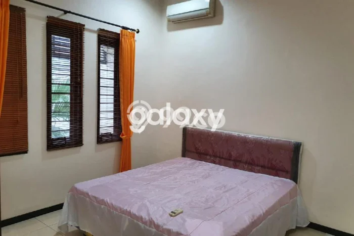 Lokasi strategis! Rumah siap pakai dikontrakkan di Mulyorejo LB 182m2 Lokasi strategis! Rumah siap pakai dikontrakkan di Mulyorejo LB 182m2