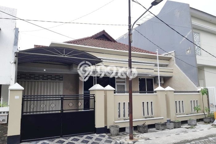 PROPERTI PILIHAN! Rumah di Mulyorejo, Luas 240m2m² Bangunan 180m2m² PROPERTI PILIHAN! Rumah di Mulyorejo, Luas 240m2m² Bangunan 180m2m²