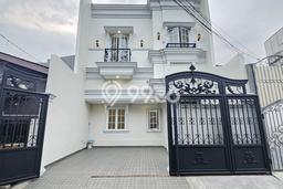 Rumah Elit Modern Siap Huni di Joglo Jakarta Barat Rumah Elit Modern Siap Huni di Joglo Jakarta Barat
