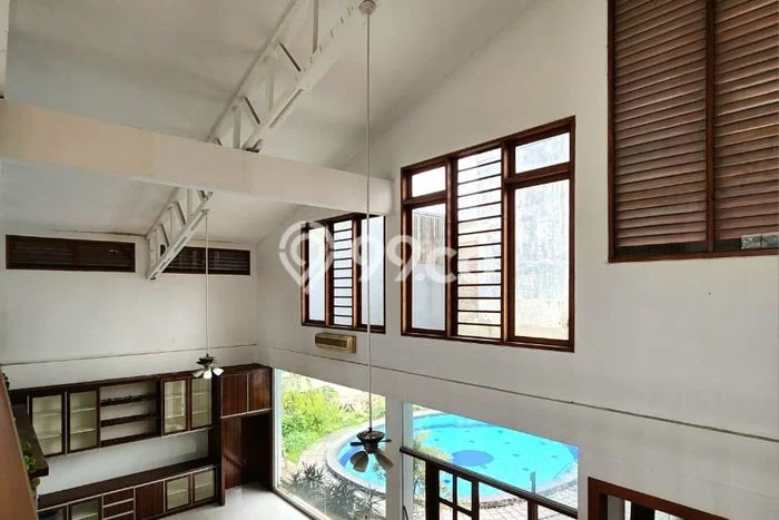 Dijual Rumah Mewah Megah Dengan View Eksklusif di Pondok Indah, Jakarta Selatan Dijual Rumah Mewah Megah Dengan View Eksklusif di Pondok Indah, Jakarta Selatan