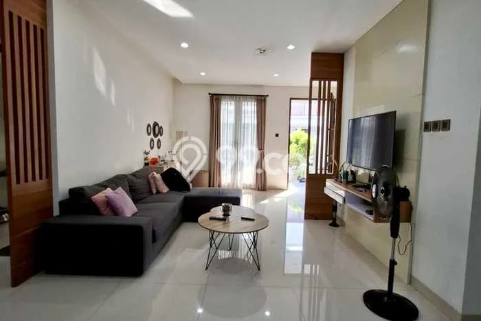 Rumah Mewah LB 180m2 Siap Huni Desain Elegan di Pejaten, Jakarta Selatan Rumah Mewah LB 180m2 Siap Huni Desain Elegan di Pejaten, Jakarta Selatan