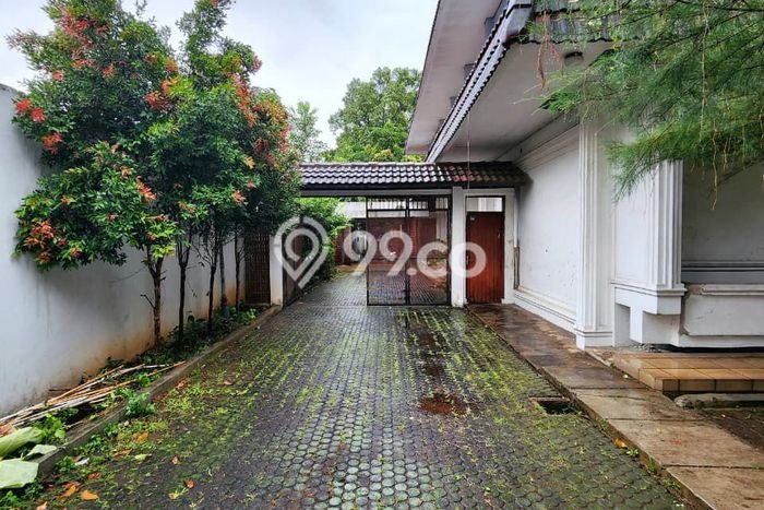 Rumah Elit Modern Tanpa Renovasi di Kemang Jakarta Selatan Rumah Elit Modern Tanpa Renovasi di Kemang Jakarta Selatan