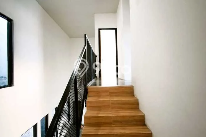 Rumah Mewah Siap Huni LT 120m2 di Cinere, Depok Rumah Mewah Siap Huni LT 120m2 di Cinere, Depok