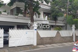 Rumah Elit Modern Tanpa Renovasi di Cipete Jakarta Selatan Rumah Elit Modern Tanpa Renovasi di Cipete Jakarta Selatan