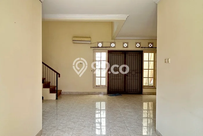 Rumah sewa siap huni 3 KT di Raffles Hills, Jakarta Timur Rumah sewa siap huni 3 KT di Raffles Hills, Jakarta Timur