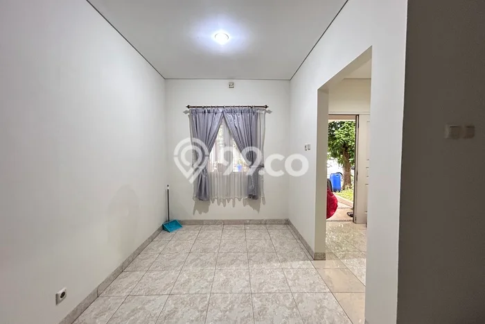 Rumah Sewa Jakarta Timur LT 112m2 LB 150m2 Area Raffles Hills Rumah Sewa Jakarta Timur LT 112m2 LB 150m2 Area Raffles Hills