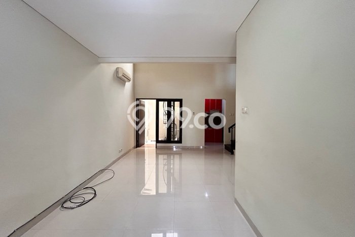 Disewakan! Rumah 2 Kamar Tidur &
2 Kamar Mandi di Raffles Hills, Jakarta Timur Disewakan! Rumah 2 Kamar Tidur &
2 Kamar Mandi di Raffles Hills, Jakarta Timur