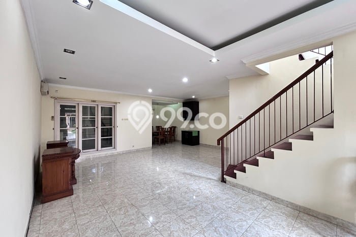 Disewakan! Rumah 3 Kamar Tidur &
3 Kamar Mandi di Raffles Hills, Jakarta Timur Disewakan! Rumah 3 Kamar Tidur &
3 Kamar Mandi di Raffles Hills, Jakarta Timur